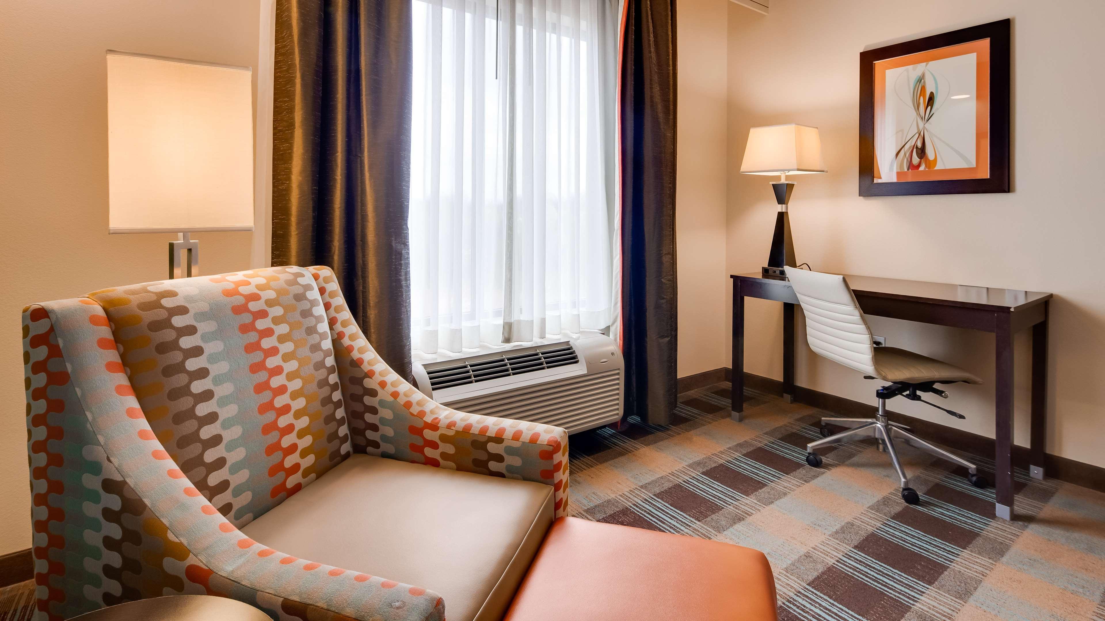 Best Western Plus Atrium Inn & Suites Clarksville Eksteriør billede