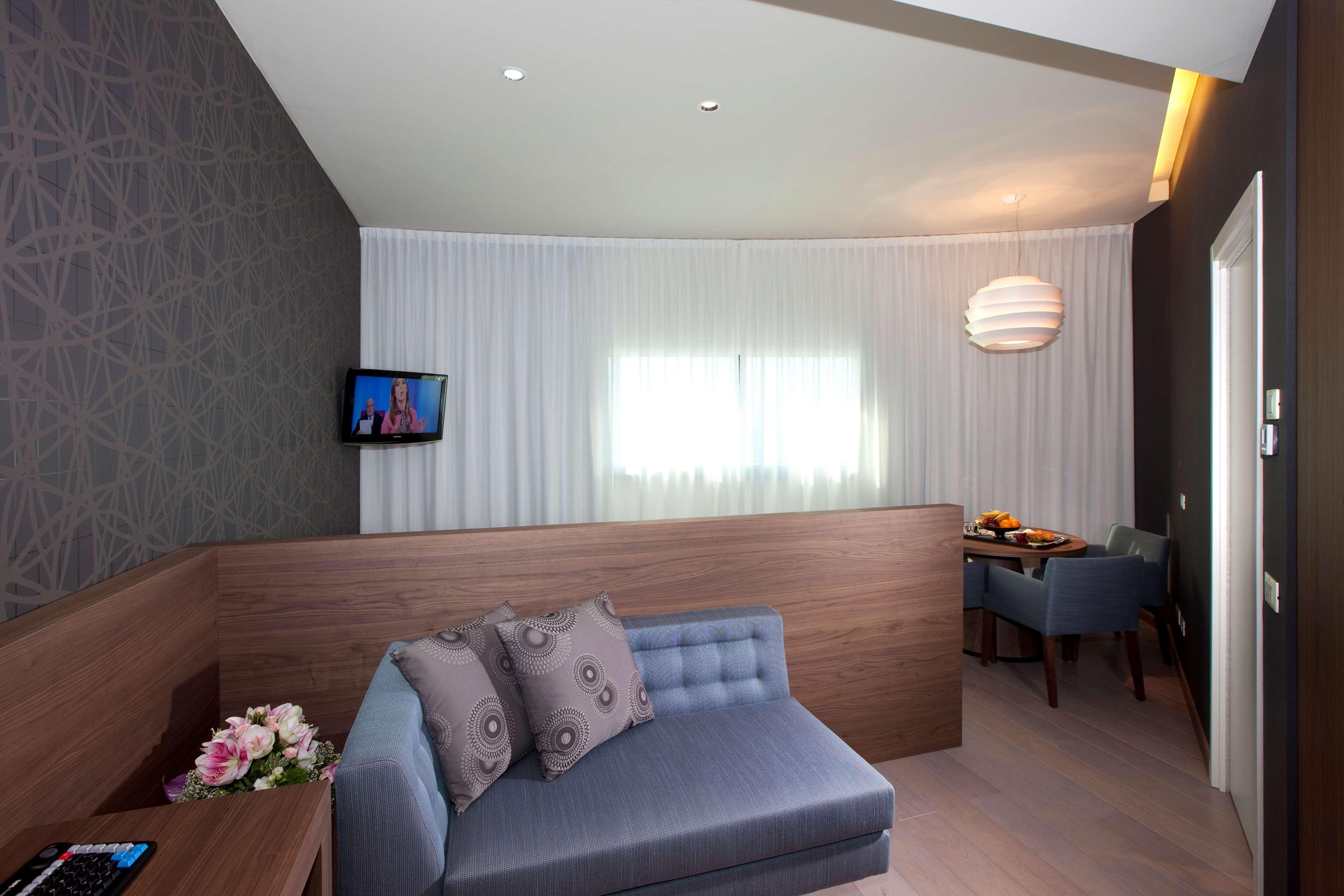 Best Western Plus Atrium Inn & Suites Clarksville Eksteriør billede