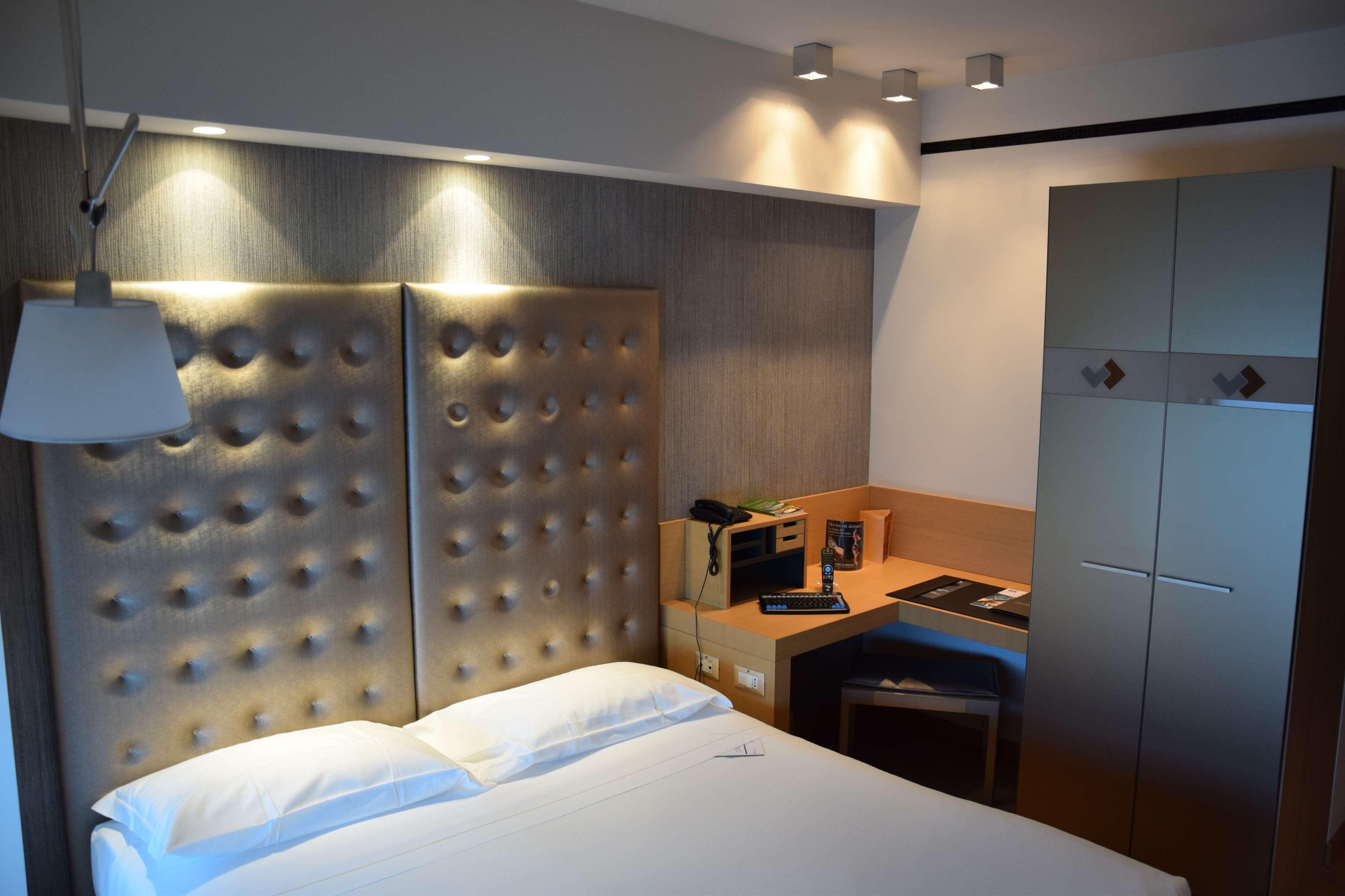 Best Western Plus Atrium Inn & Suites Clarksville Eksteriør billede