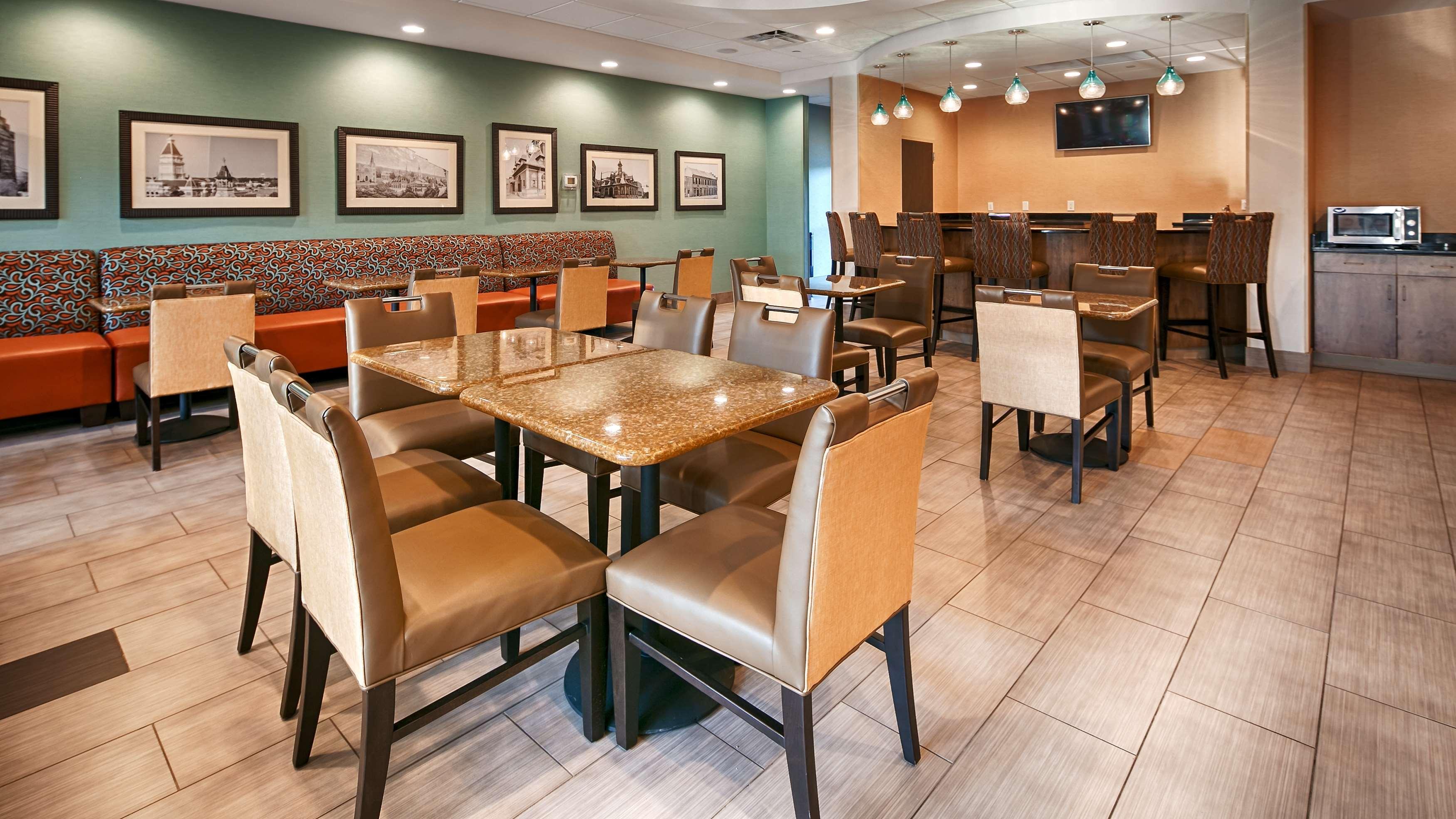 Best Western Plus Atrium Inn & Suites Clarksville Eksteriør billede